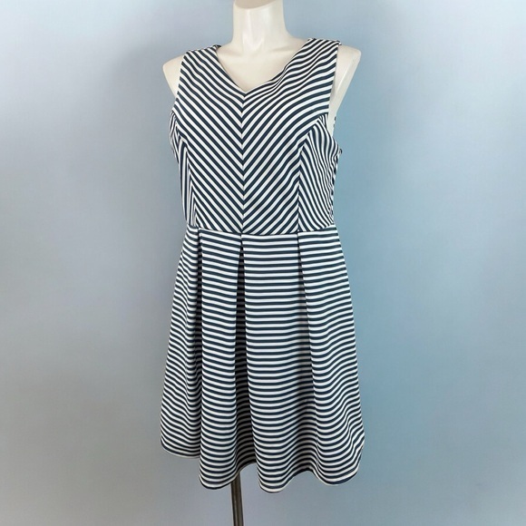 Monteau Sleeveless Stripped Dress - Picture 1 of 7